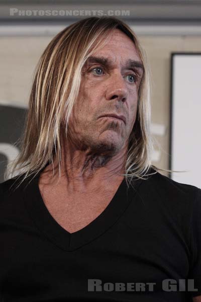 IGGY POP - 2009-05-25 - PARIS - FNAC St Lazare - 